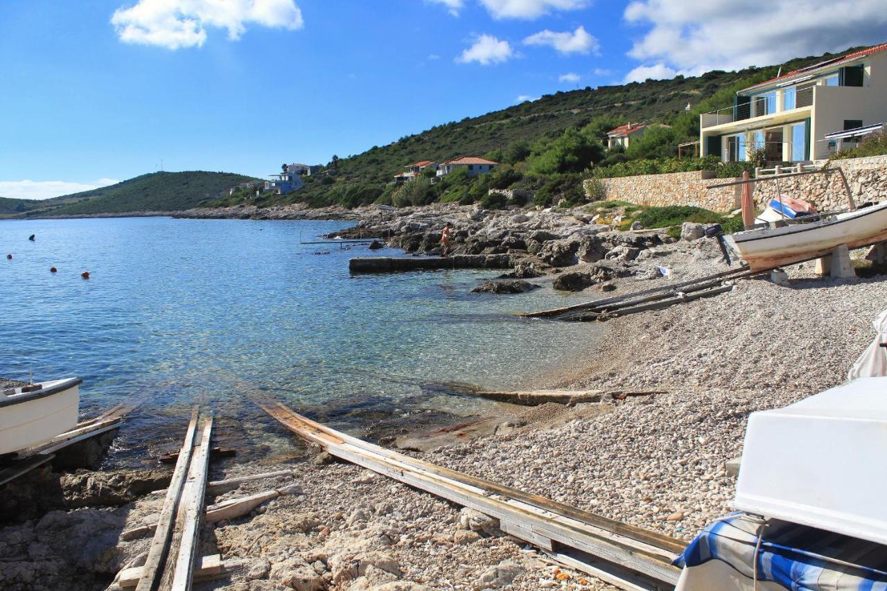 Apartments By The Sea Milna, Vis - 8896 Εξωτερικό φωτογραφία