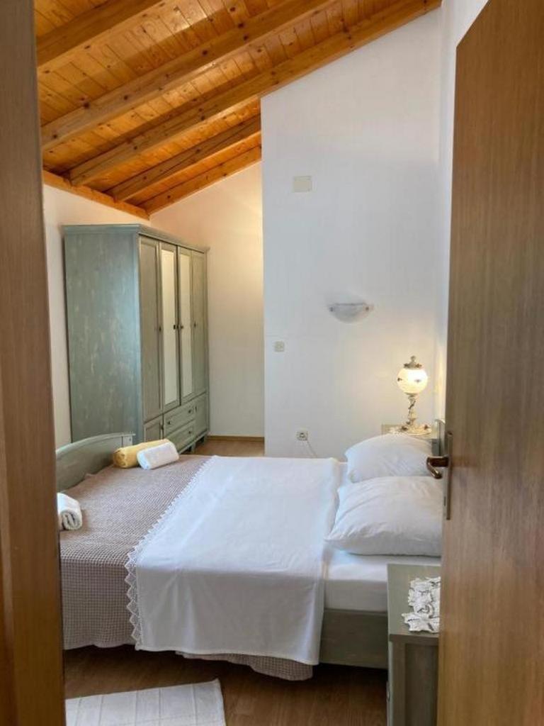 Apartments By The Sea Milna, Vis - 8896 Εξωτερικό φωτογραφία
